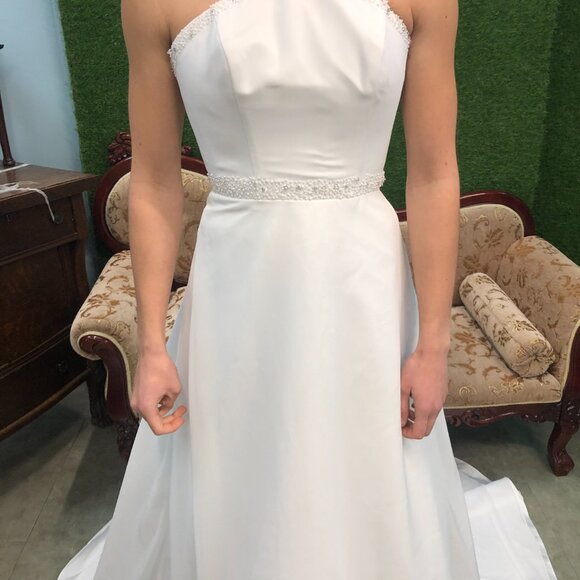 SAMPLE Choker Halter Wedding Dress, White A-Line Sexy, Chiffon Belted Beachy - Picture 2 of 15